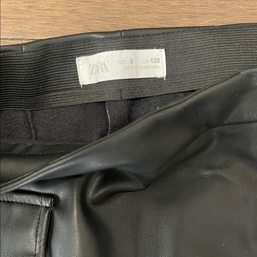 Zara Kids- Black Faux Leather Skort with Buckle - Picture 3 of 3